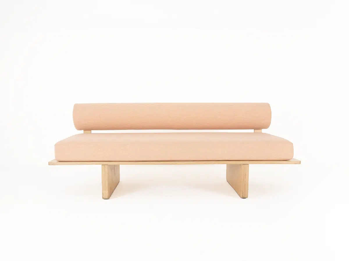 Supply Sofa Bold in Pink